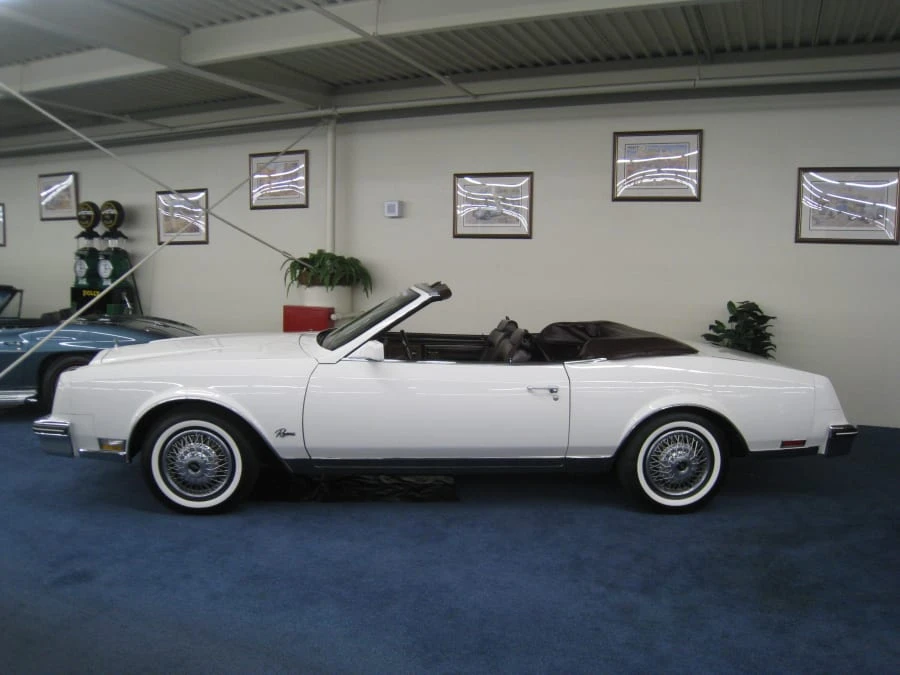 1985 Buick Riviera 4th-7th Gen - Image 2 of 9
