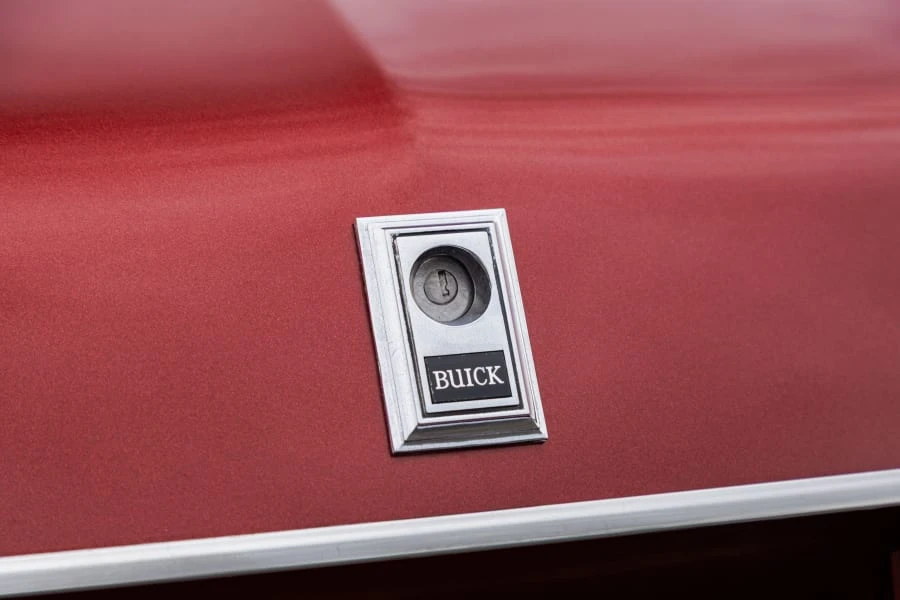 1985 Buick Riviera 4th-7th Gen - Image 8 of 31