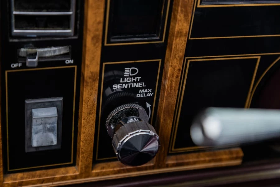 1985 Buick Riviera 4th-7th Gen - Image 24 of 31