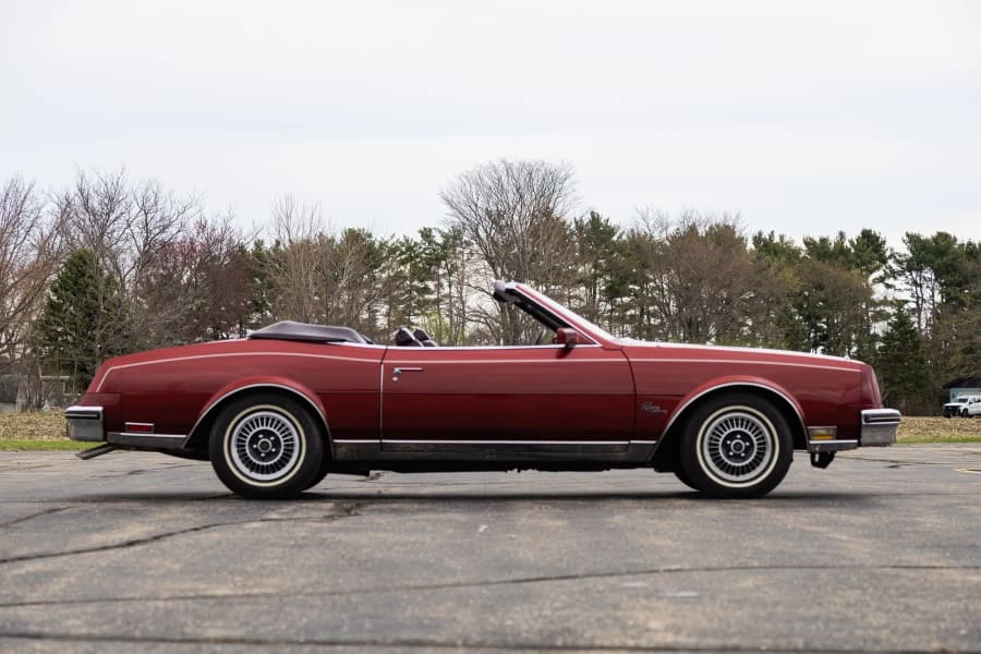 1985 Buick Riviera 4th-7th Gen - Image 2 of 31