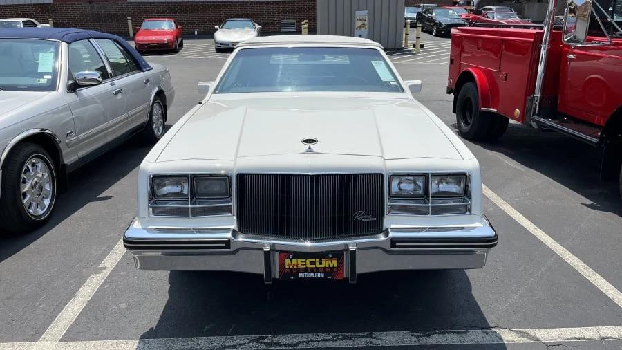 1985 Buick Riviera 4th-7th Gen - Image 2 of 11