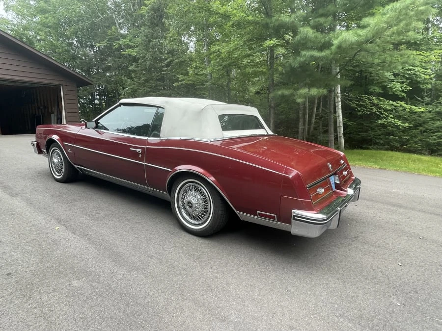 1985 Buick Riviera 4th-7th Gen - Image 16 of 27