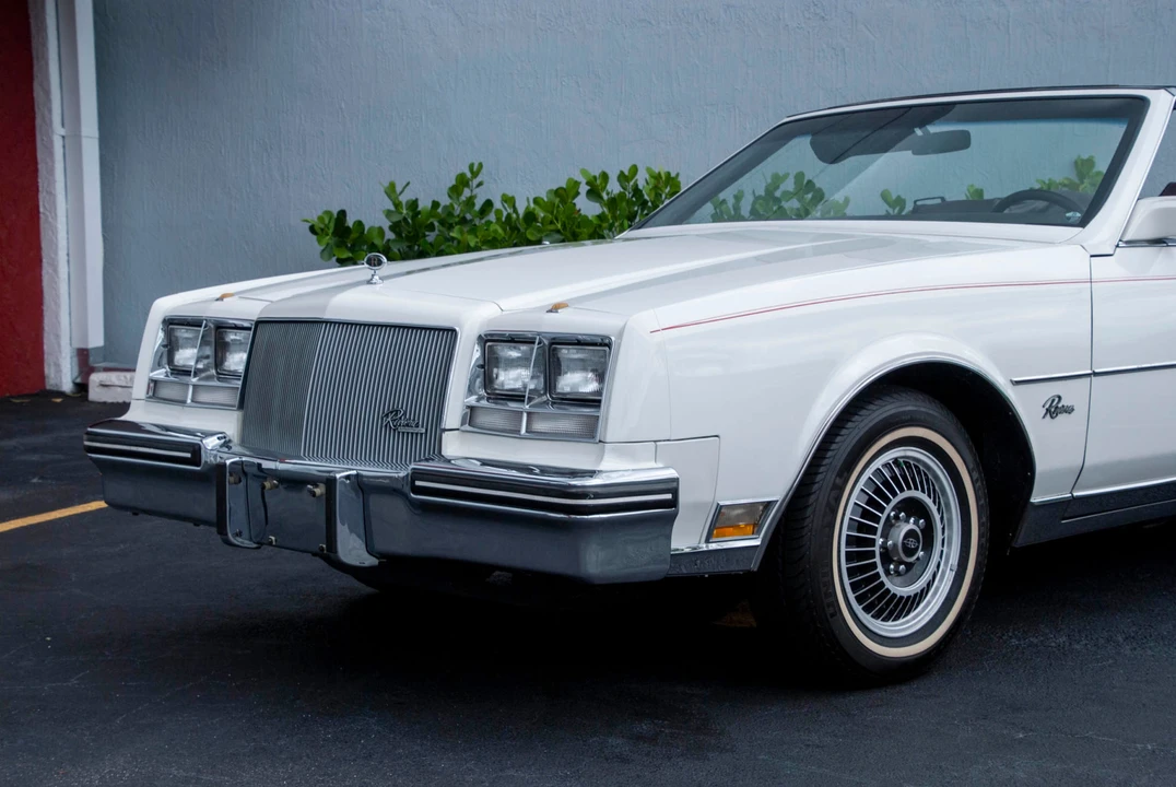 1985 Buick Riviera 4th-7th Gen - Image 26 of 31