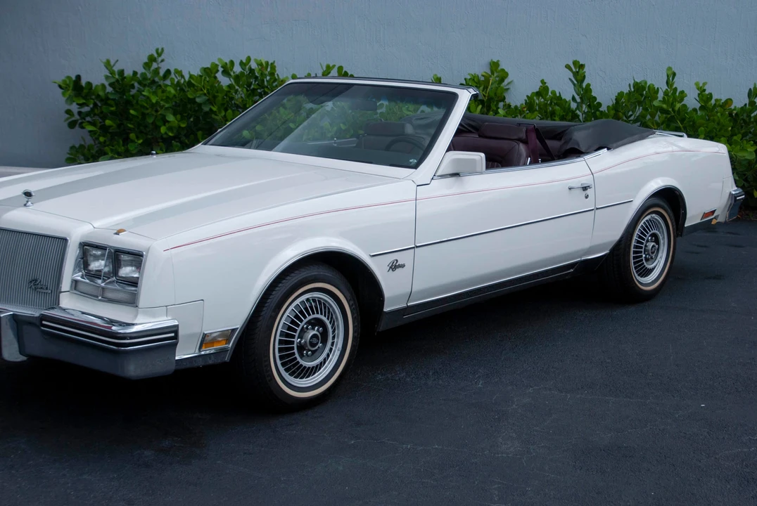 1985 Buick Riviera 4th-7th Gen - Image 27 of 31