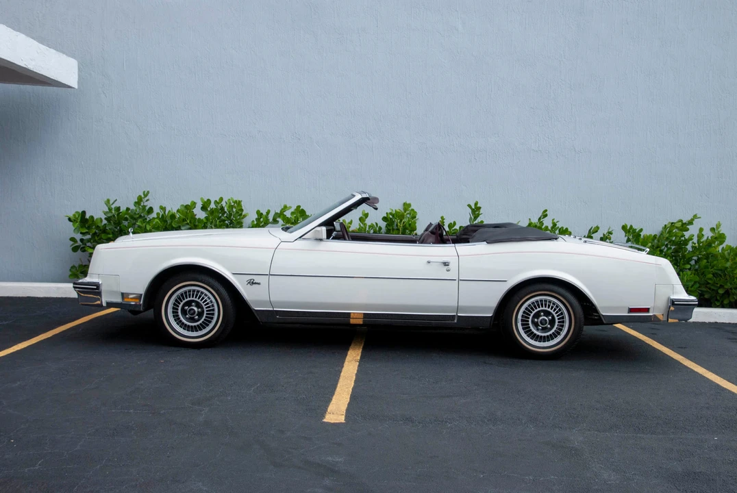1985 Buick Riviera 4th-7th Gen - Image 15 of 31