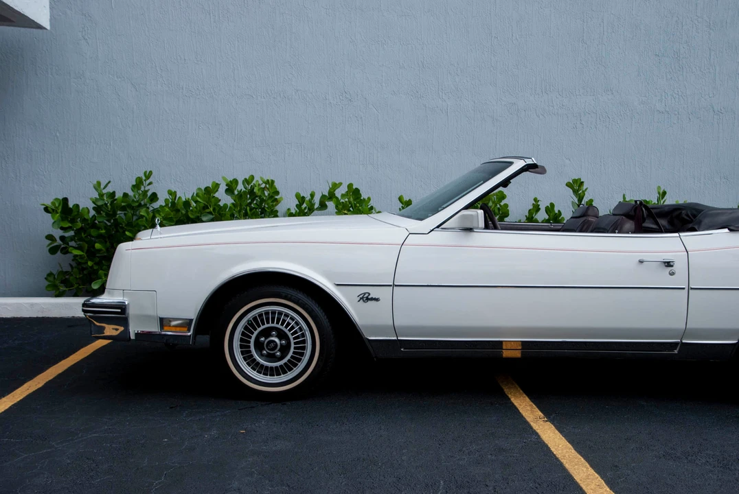 1985 Buick Riviera 4th-7th Gen - Image 28 of 31