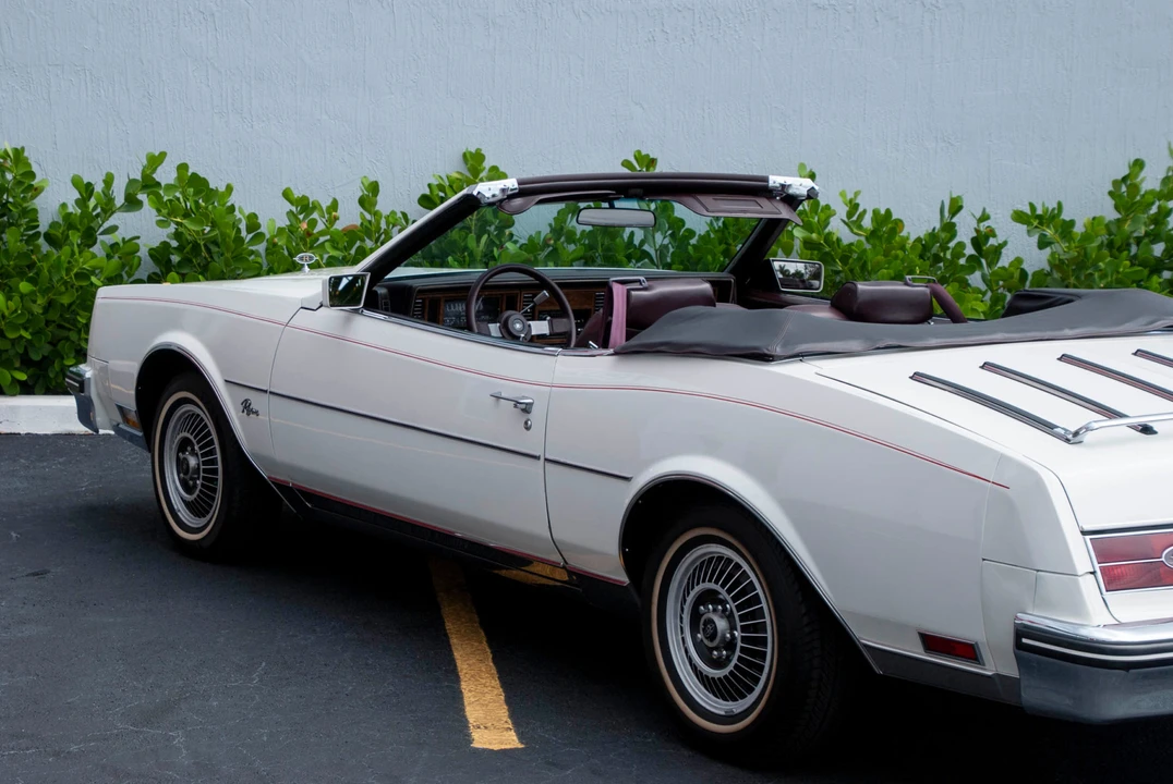 1985 Buick Riviera 4th-7th Gen - Image 22 of 31