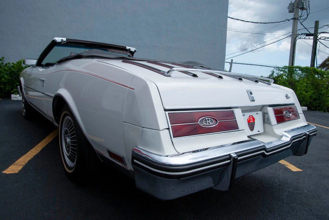 1985 Buick Riviera 4th-7th Gen - Image 16 of 31