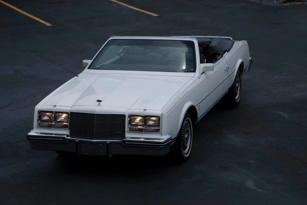 1985 Buick Riviera 4th-7th Gen - Image 8 of 31