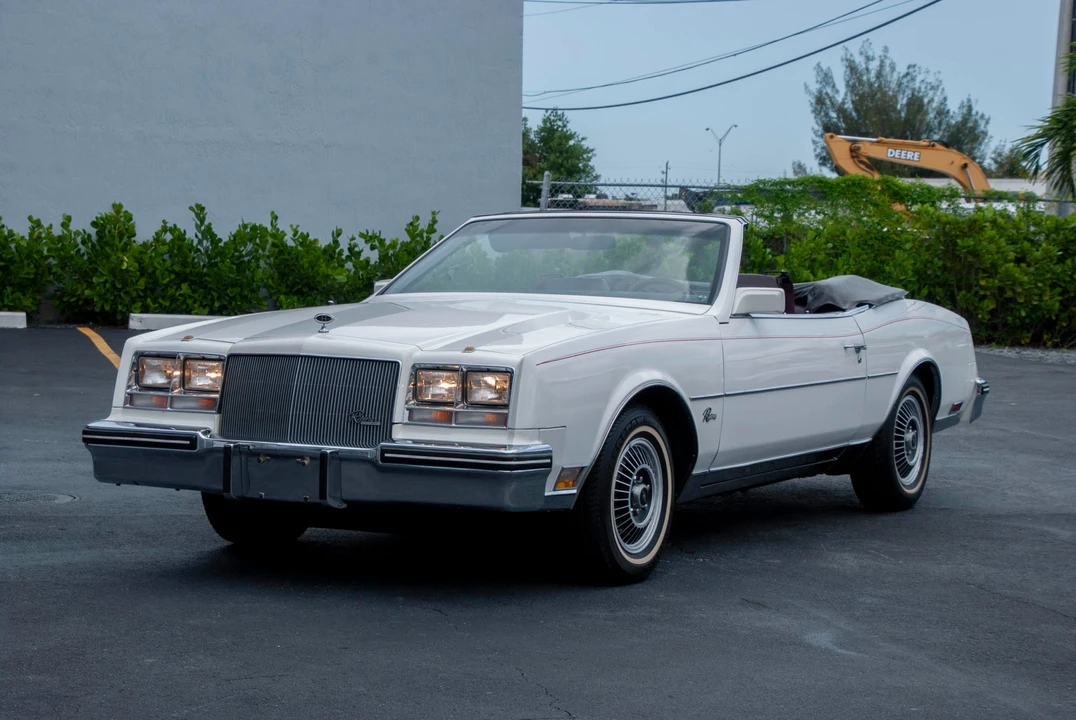 1985 Buick Riviera 4th-7th Gen - Image 11 of 31
