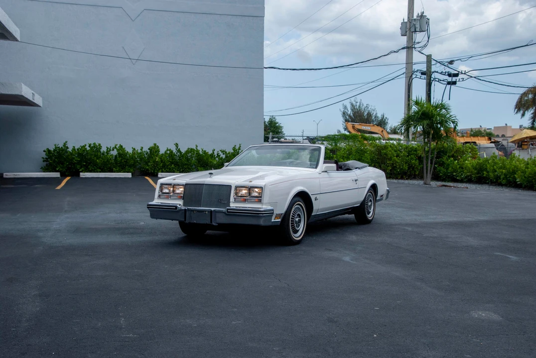 1985 Buick Riviera 4th-7th Gen - Image 12 of 31