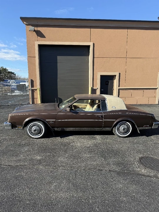 1985 Buick Riviera 4th-7th Gen - Image 8 of 21