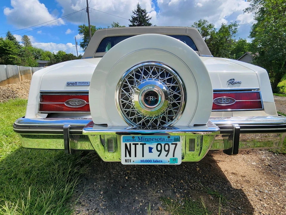 1985 Buick Riviera 4th-7th Gen - Image 11 of 31