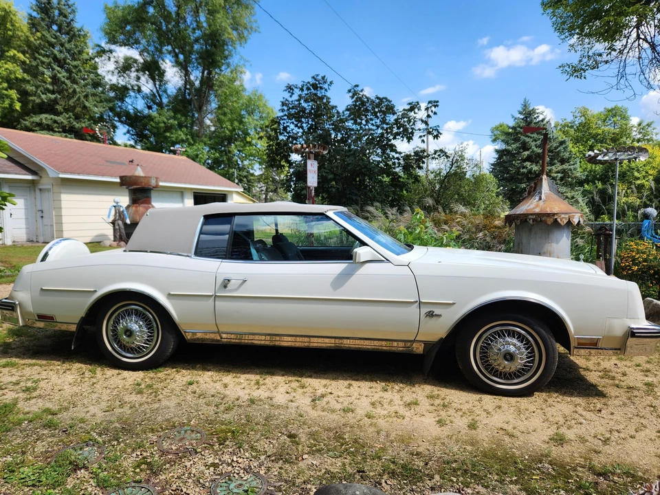1985 Buick Riviera 4th-7th Gen - Image 17 of 31