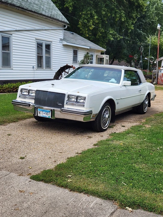 1985 Buick Riviera 4th-7th Gen - Image 7 of 31