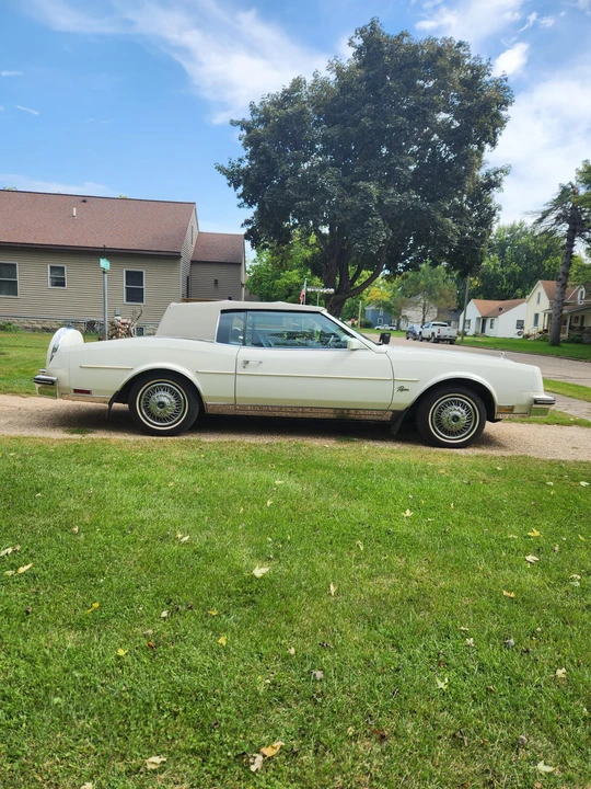 1985 Buick Riviera 4th-7th Gen - Image 16 of 31