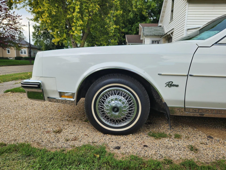 1985 Buick Riviera 4th-7th Gen - Image 19 of 31