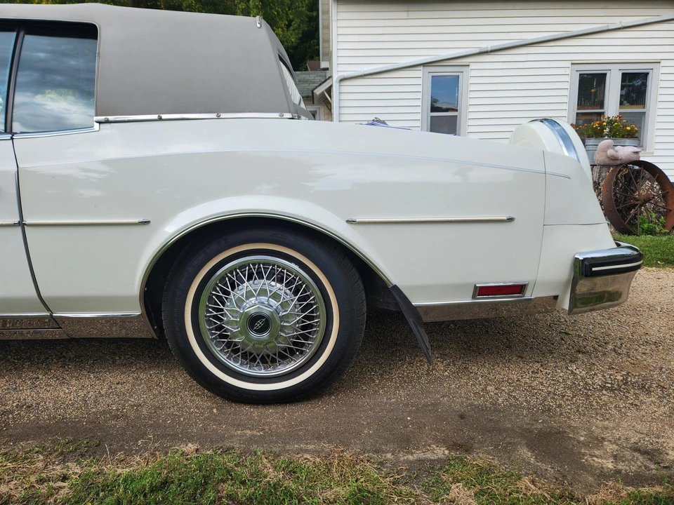 1985 Buick Riviera 4th-7th Gen - Image 20 of 31