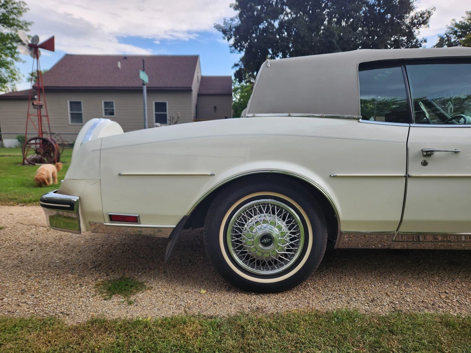 1985 Buick Riviera 4th-7th Gen - Image 21 of 31