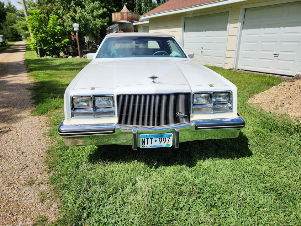 1985 Buick Riviera 4th-7th Gen - Image 5 of 31