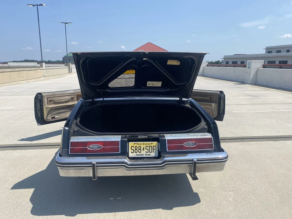 1985 Buick Riviera 4th-7th Gen - Image 19 of 31