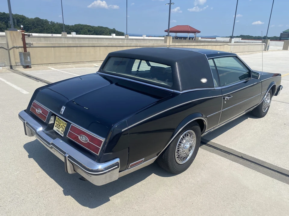 1985 Buick Riviera 4th-7th Gen - Image 9 of 31