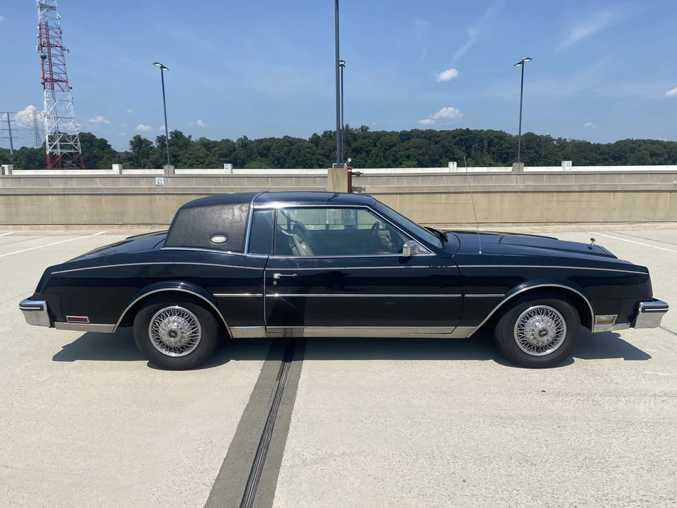 1985 Buick Riviera 4th-7th Gen - Image 10 of 31