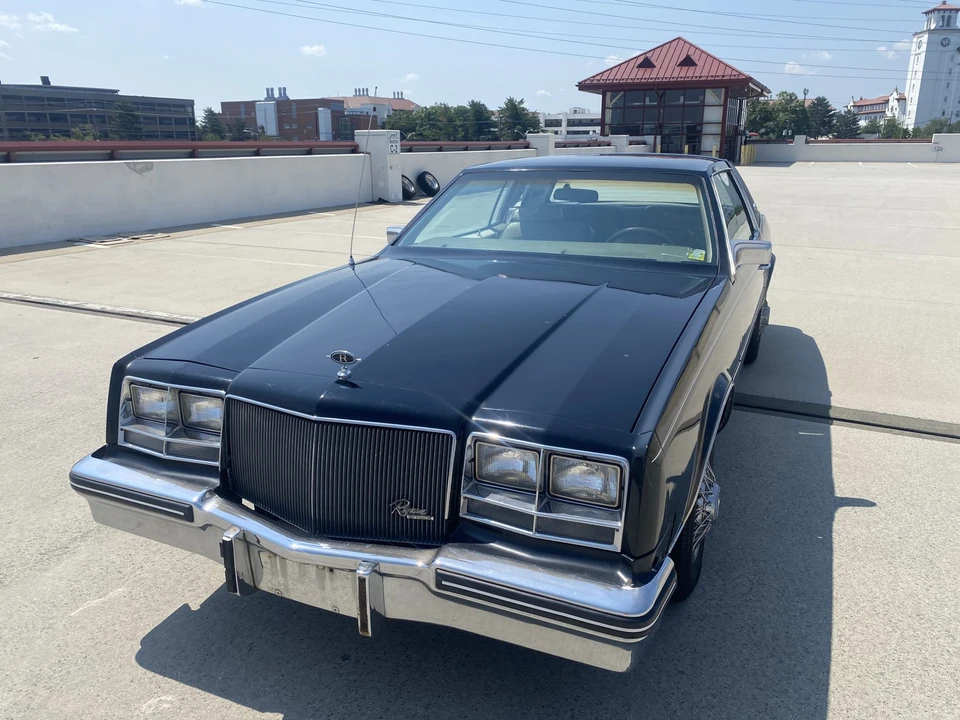 1985 Buick Riviera 4th-7th Gen - Image 2 of 31