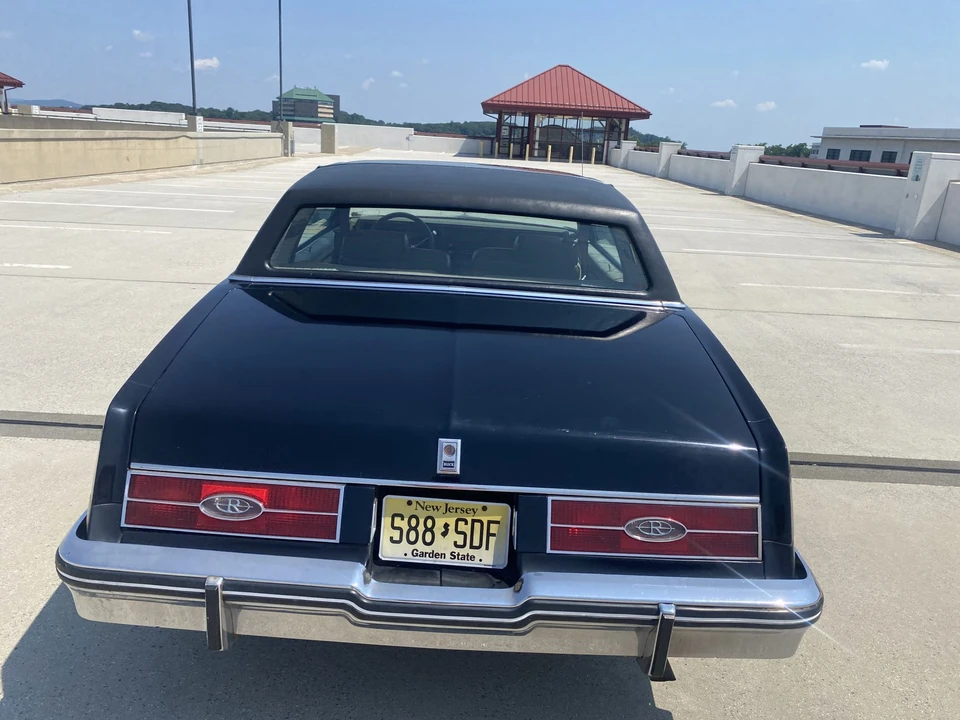 1985 Buick Riviera 4th-7th Gen - Image 8 of 31