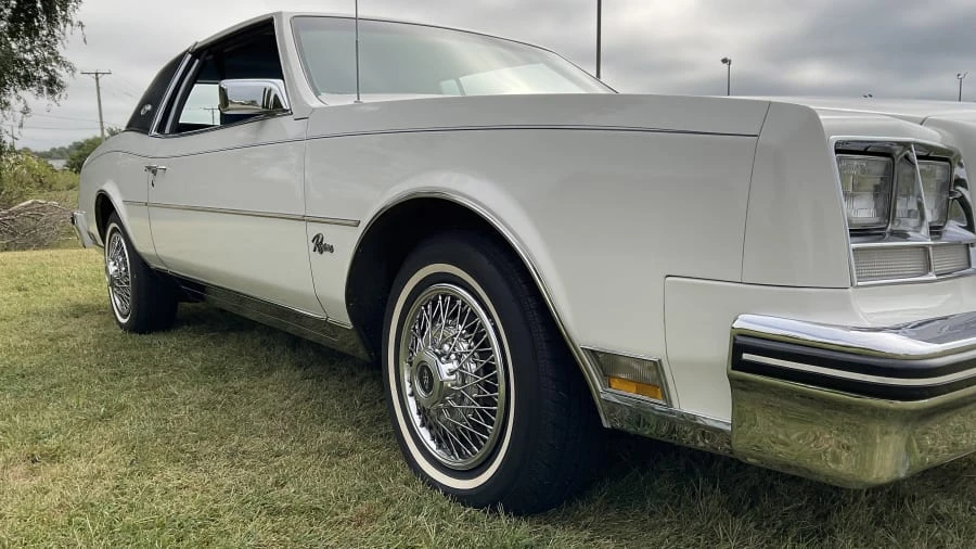 1985 Buick Riviera 4th-7th Gen - Image 8 of 16