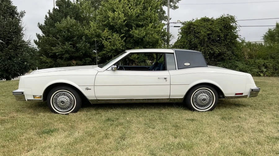 1985 Buick Riviera 4th-7th Gen - Image 2 of 16