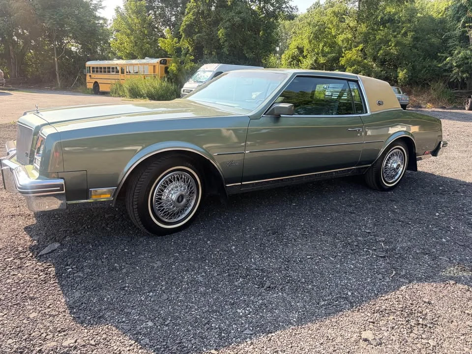1985 Buick Riviera 4th-7th Gen - Image 12 of 20