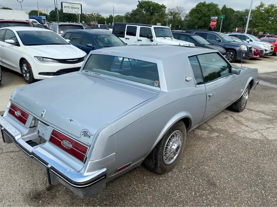 1985 Buick Riviera 4th-7th Gen - Image 4 of 8