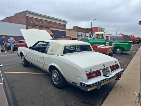 1985 Buick Riviera Coupe 2D