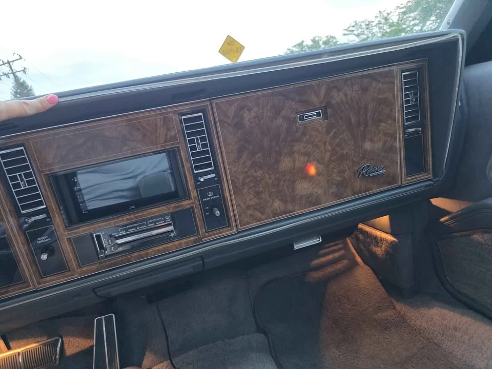 1985 Buick Riviera 4th-7th Gen - Image 2 of 16