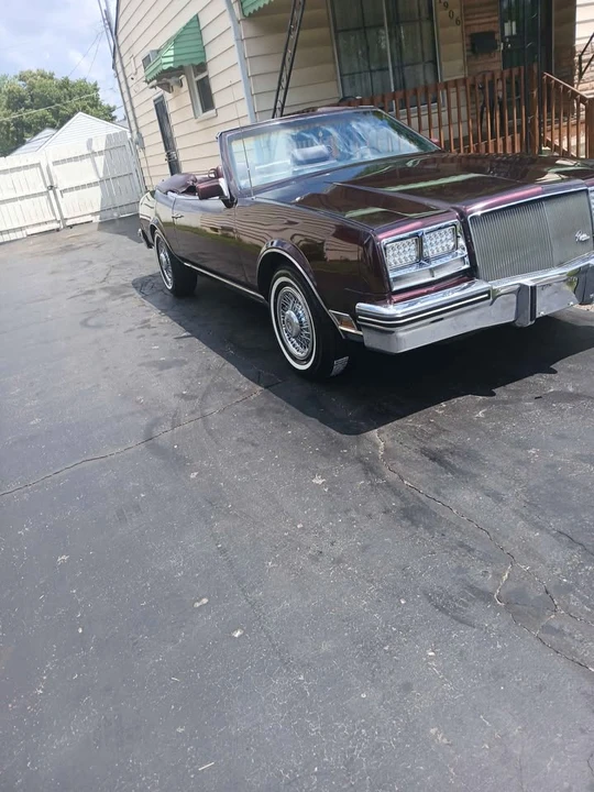 1985 Buick Riviera 4th-7th Gen - Image 2 of 20