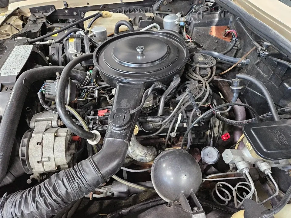 1985 Buick Riviera 4th-7th Gen - Image 17 of 18