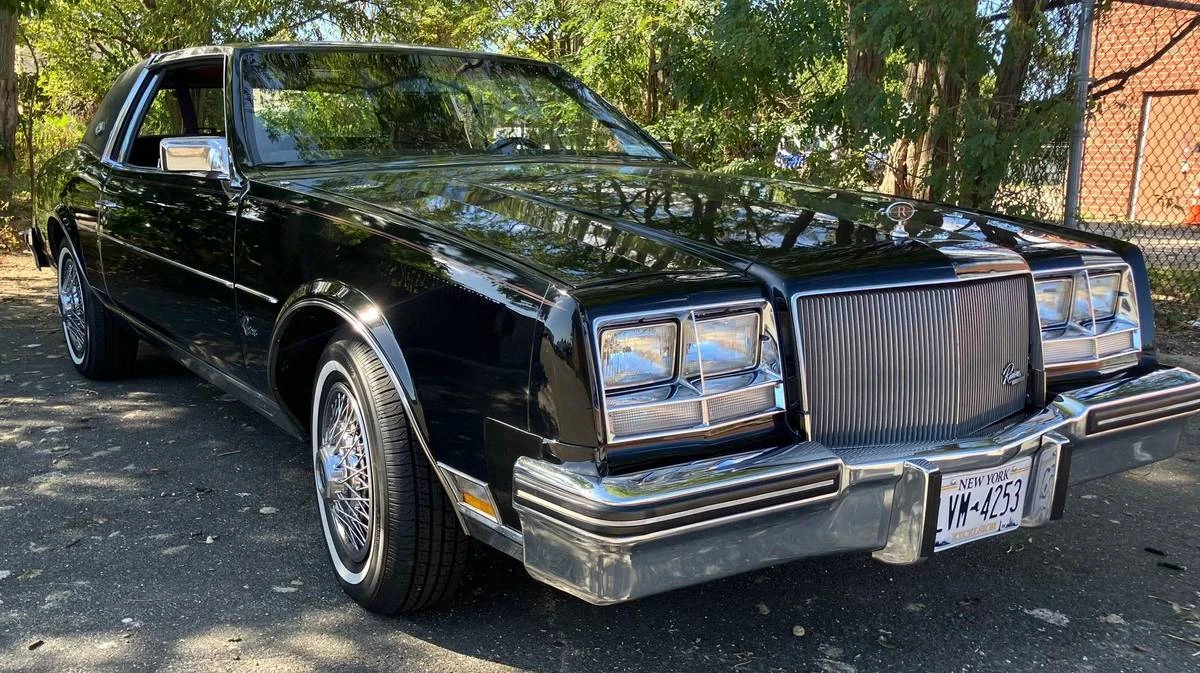 1985 Buick Riviera 4th-7th Gen - Image 2 of 11