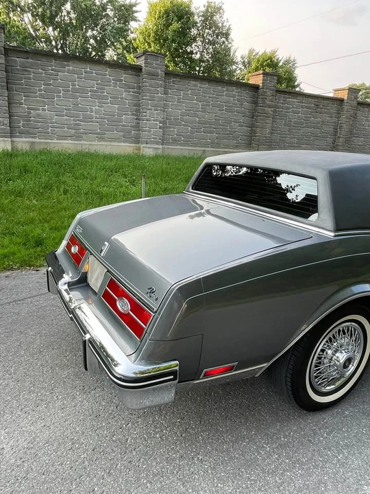 1985 Buick Riviera 4th-7th Gen - Image 10 of 17