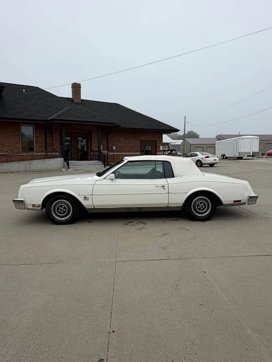 1985 Buick Riviera 4th-7th Gen - Image 15 of 20