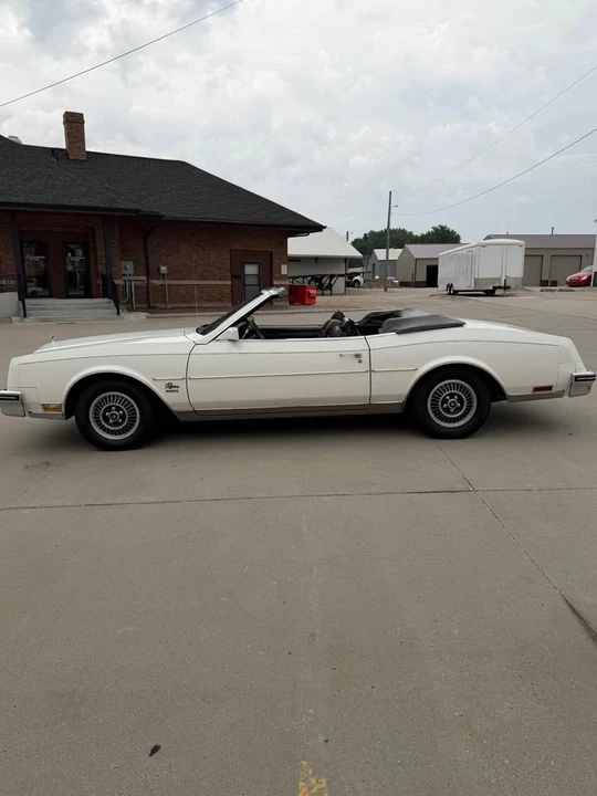 1985 Buick Riviera 4th-7th Gen - Image 3 of 20