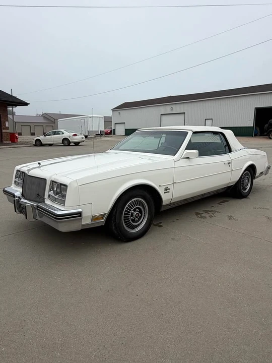 1985 Buick Riviera 4th-7th Gen - Image 16 of 20