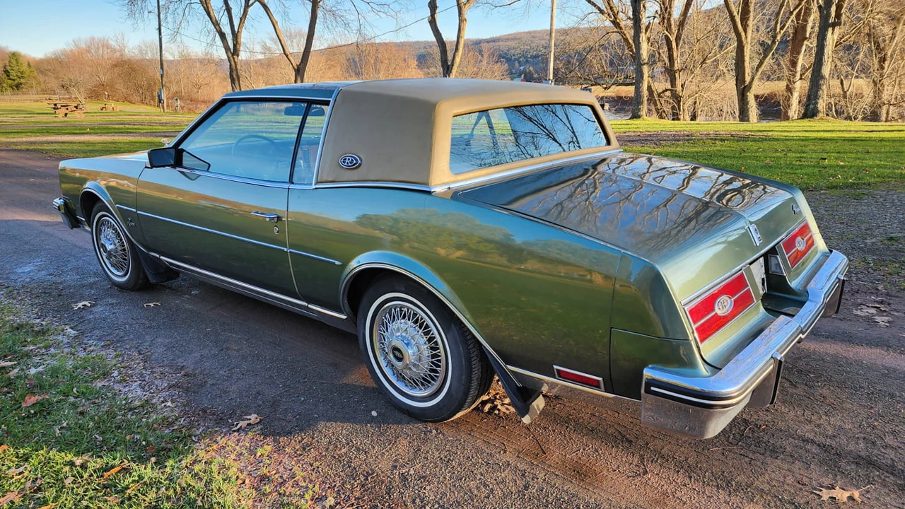 1985 Buick Riviera 4th-7th Gen - Image 3 of 4