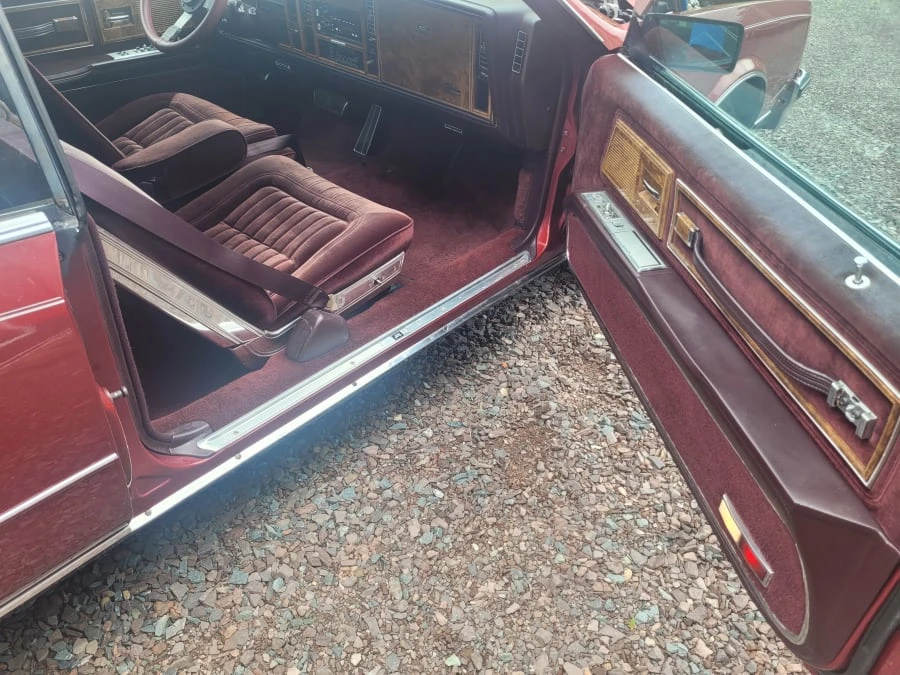 1985 Buick Riviera 4th-7th Gen - Image 9 of 15