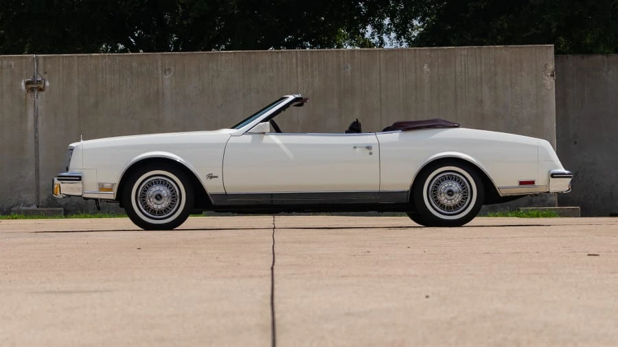1985 Buick Riviera 4th-7th Gen - Image 2 of 20