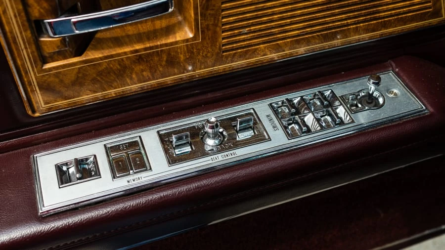 1985 Buick Riviera 4th-7th Gen - Image 10 of 20