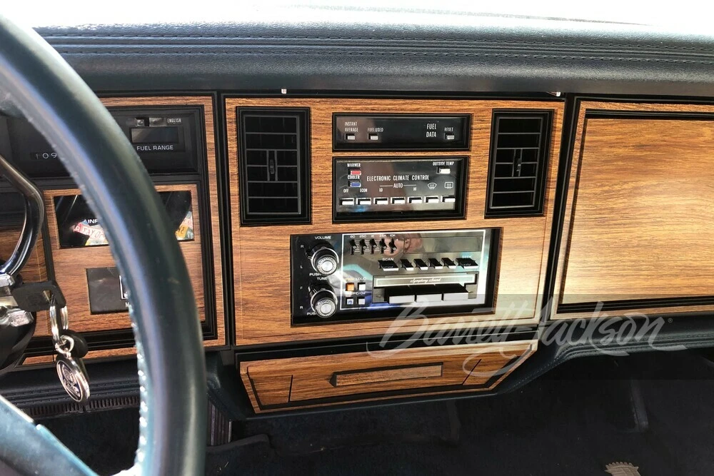 1985 Cadillac Seville - Image 11 of 14