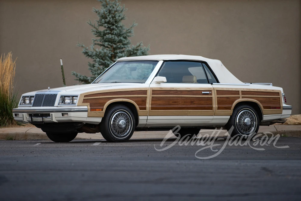 1985 Chrysler LeBaron - Image 10 of 11
