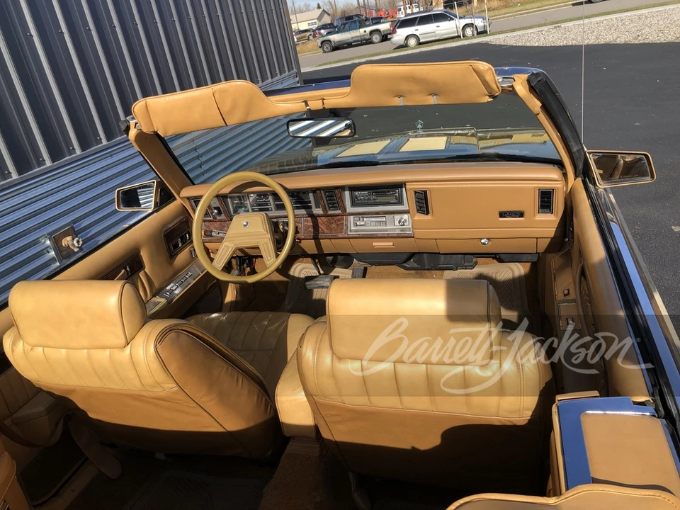 1985 Chrysler LeBaron - Image 4 of 5