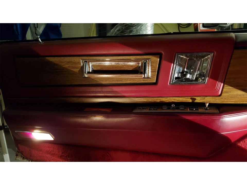 1985 Cadillac DeVille 6th Gen - Image 18 of 31